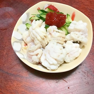 鱧の湯引きの梅肉添え。